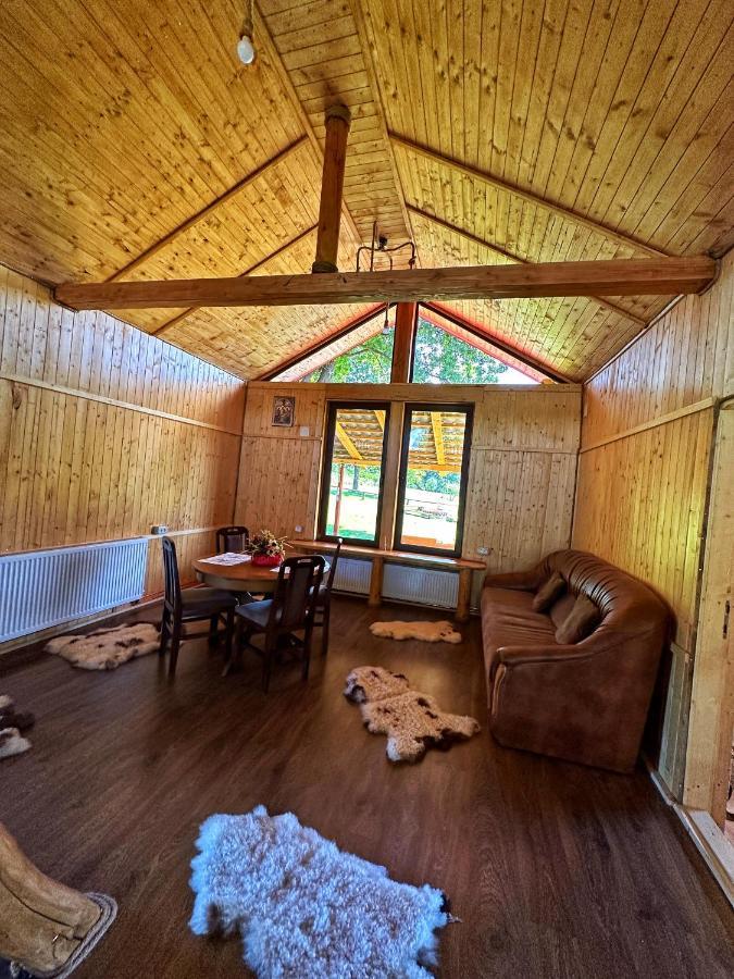 Casuta Din Stejari-Transalpina Villa Novaci-Străini Eksteriør billede