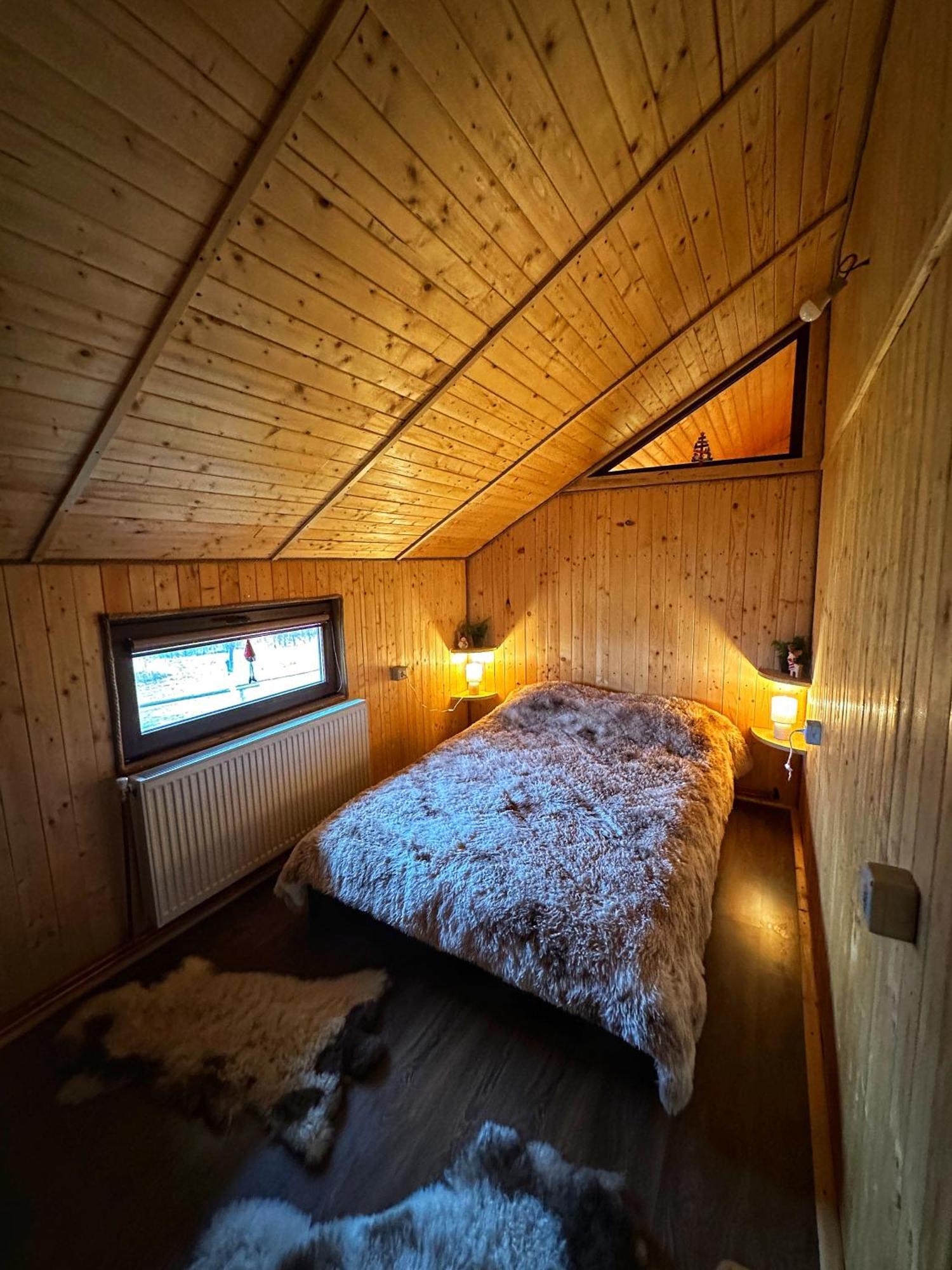 Casuta Din Stejari-Transalpina Villa Novaci-Străini Eksteriør billede