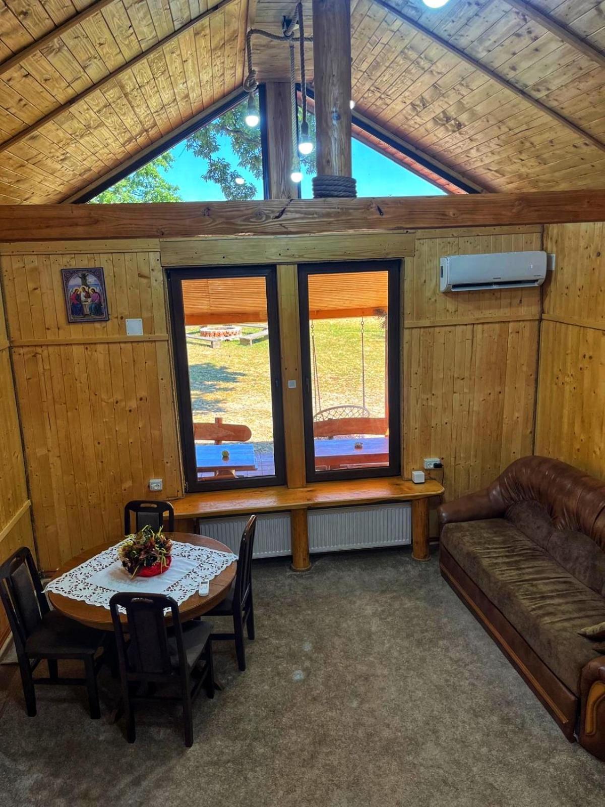 Casuta Din Stejari-Transalpina Villa Novaci-Străini Eksteriør billede